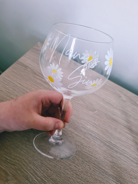 Daisy Personalised Gin Glass